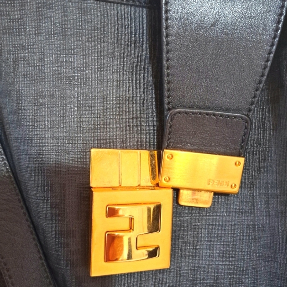 ✅️SOLD✅️ FENDI Black Gold Zucchino Chiusura Tote Shoulder Bag AUTHENTIC - Picture 8 of 14